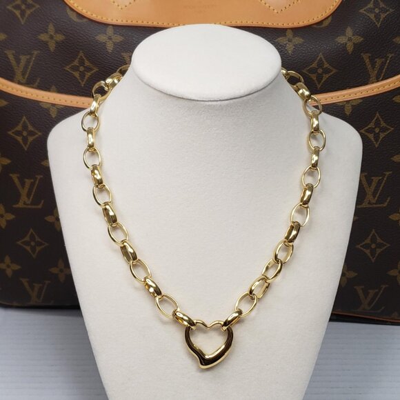 Elegant Golden Stainless Steel Hollow Heart Pendant Necklace - Picture 3 of 9